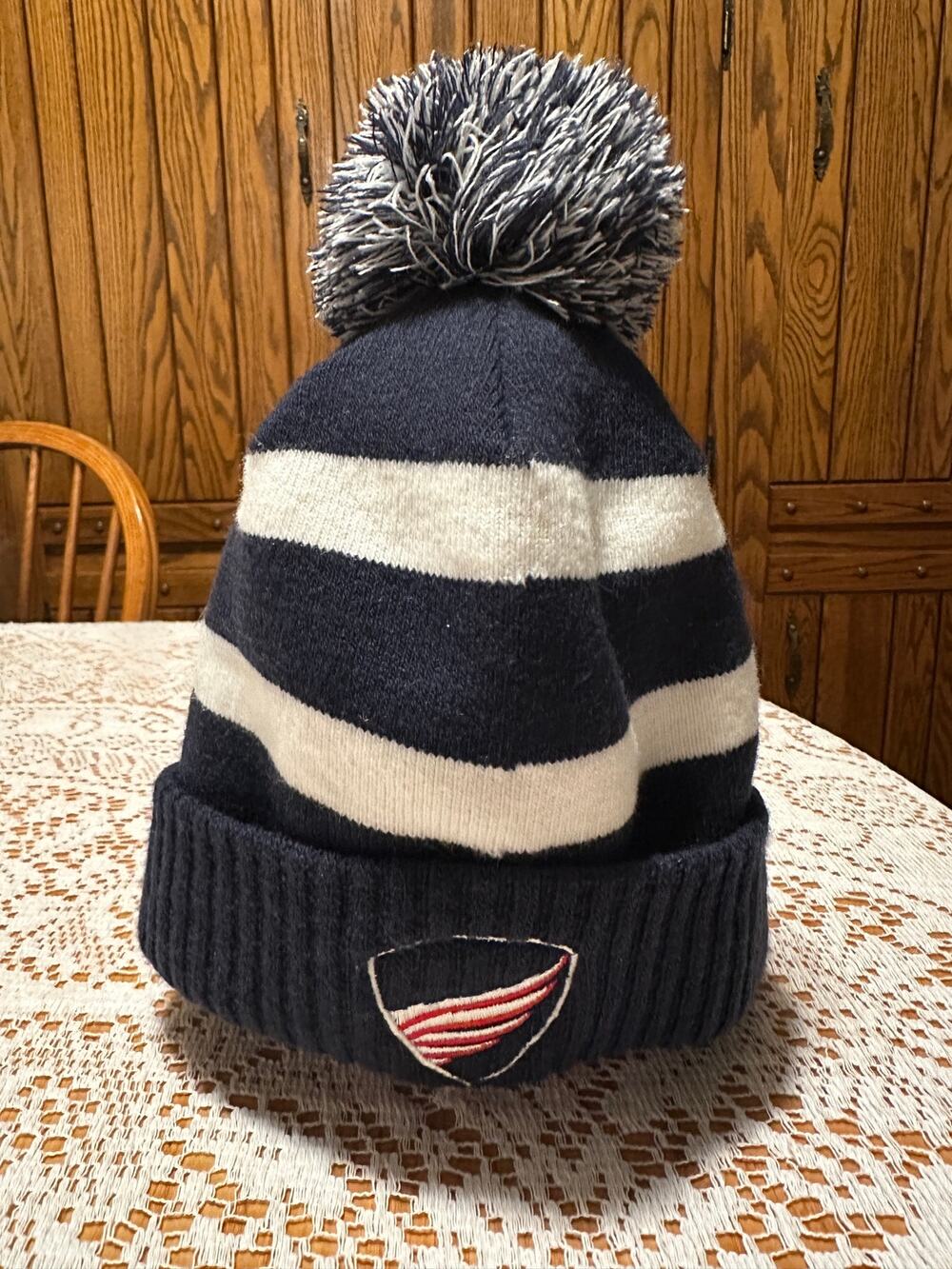 Under Armour Youth Pom Beanie Navy Blue White Striped Winter Knit Hat OSFA Boy